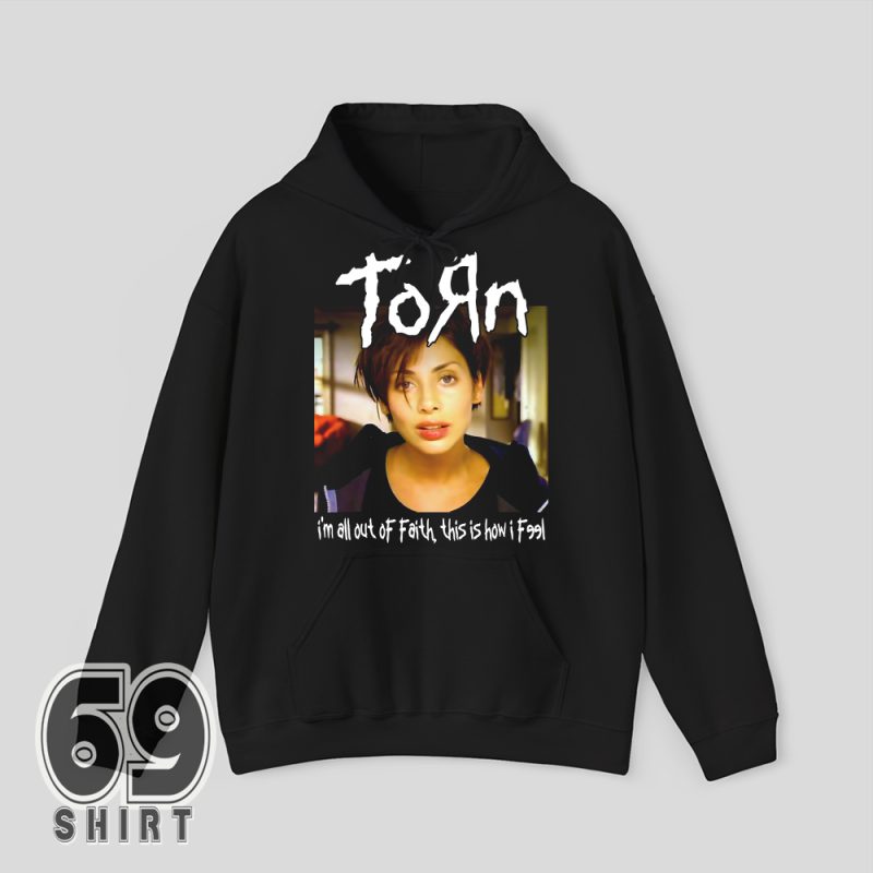Oversized hoodie with 'This is how I feel' lyric graphic, inspired by 90s music and vintage streetwear style.