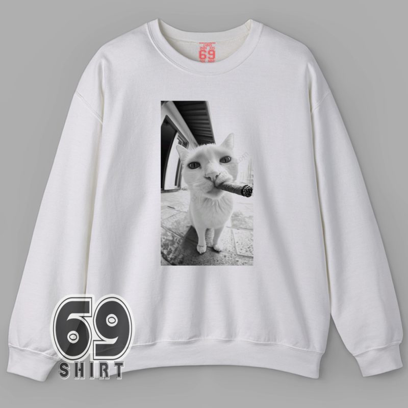 Funny cat sweatshirt – cigar cat close-up black-and-white graphic